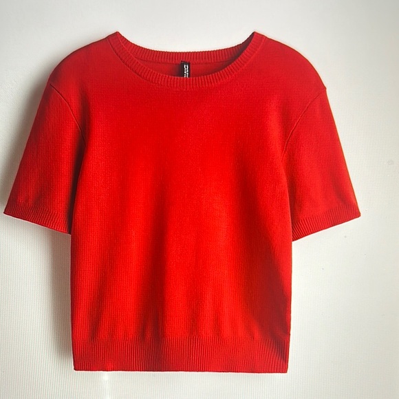Tops - Women’s H&M Red Short Sleeve Women's Top size L